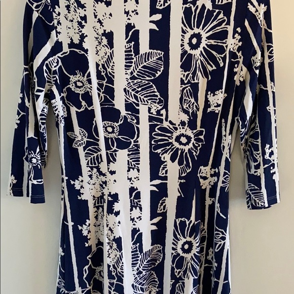 Professional and Flattering J. McLaughlin Dress - Picture 7 of 12